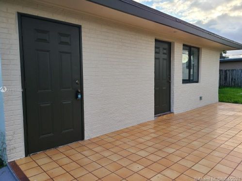 850 50th Pl, Hialeah FL  33012-3420 exterior