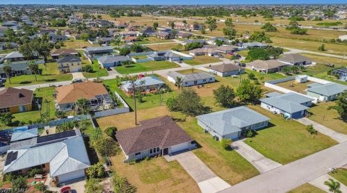 226 10th Ave, Cape Coral, FL 33909-2621