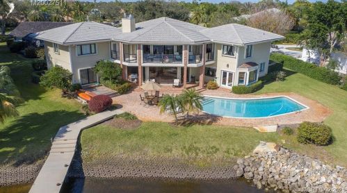 564 Thornhill Ln, Palm City, FL 34990-3933