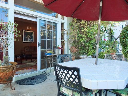 227 Glendora Ave, Long Beach CA  90803-3504 exterior