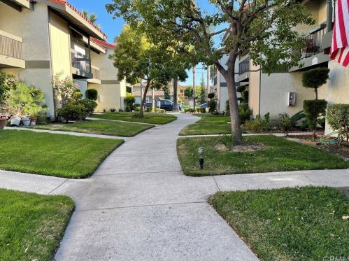 6111 Orange Ave, Cypress, CA 90630-3364