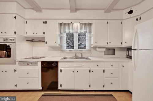 121 Lemon St, Ephrata PA  17522-2313 exterior