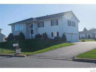 274 Venetian Dr, Easton, PA 18040-7929