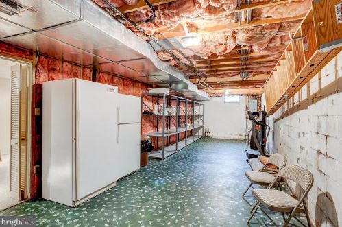 75 Maple Ave, Bareville PA  17540-9602 exterior