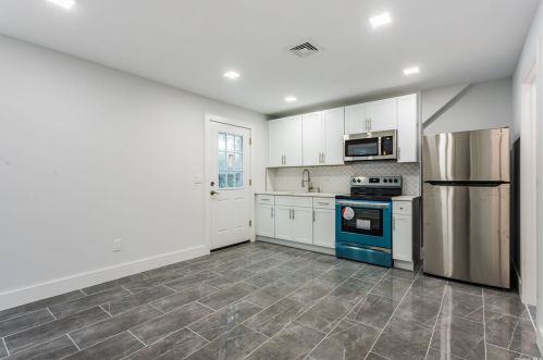 676 Mason St, Westbury NY  11590-4463 exterior