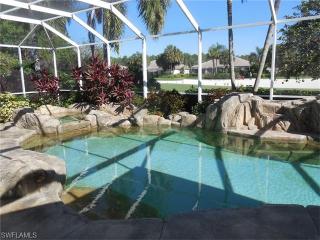 7890 Naples Heritage Dr, Naples FL  34112-2740 exterior