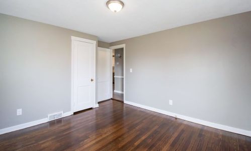 364 Island Pond Rd, Springfield MA 01118-1063 exterior