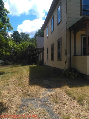 8 High St, Hillsboro NH  03244-5413 exterior