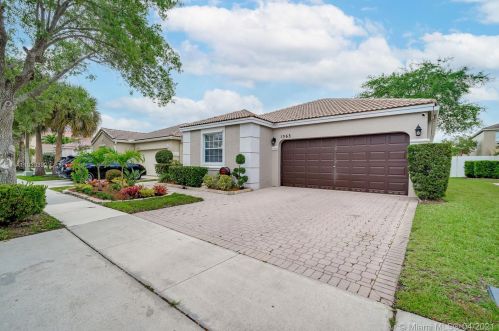 1563 158th Ave, Hollywood, FL 33028-1694