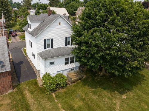 239 Catherine St, Somerset, PA 15501-1408