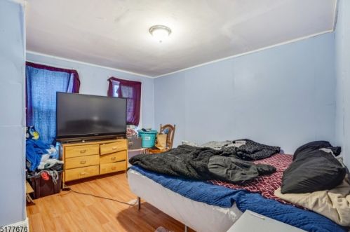 266 Hills Pl, Trenton NJ  08611-2811 exterior