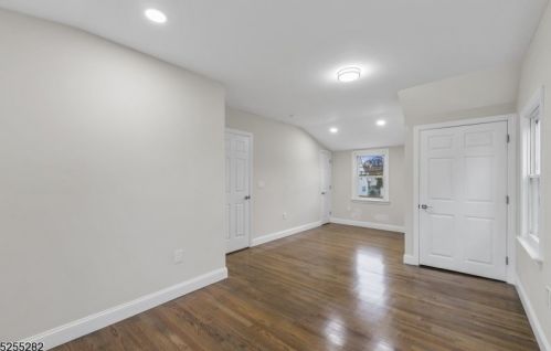 221 18th Ave, Manville NJ  08835-1629 exterior