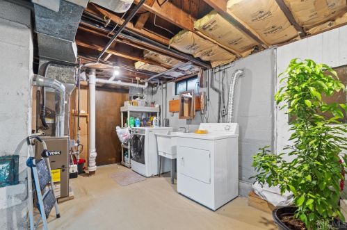 21 Hancock Pl, Iselin NJ  08830-1312 exterior