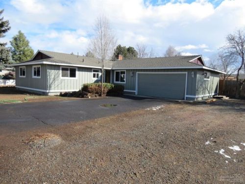 2152 12th St, Eagle Crest, OR 97756-1025
