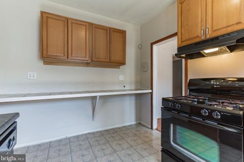 2215 Scovel Ave, Camden NJ  08110-1725 exterior