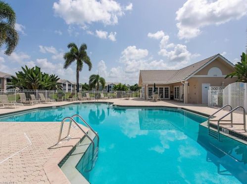832 Tanbark Dr, Naples FL  34108-8573 exterior