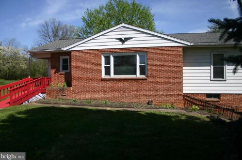 116 Willow Dr, Lees Cross Roads, PA 17257-9440