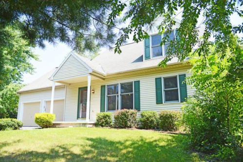 20 Hollow Rd, Swartzville, PA 17569-9520