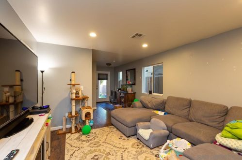 4156 Epsilon St, San Diego CA 92113-4305 exterior