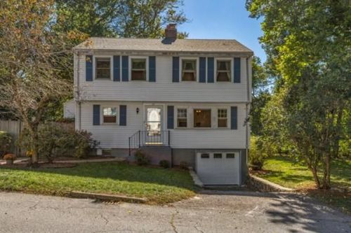 27 James St, Winchester, MA 01890-3640
