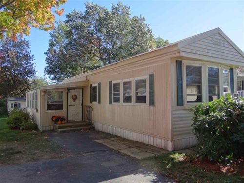 10 Oak Hill Dr, Hampstead, NH 03841-2296
