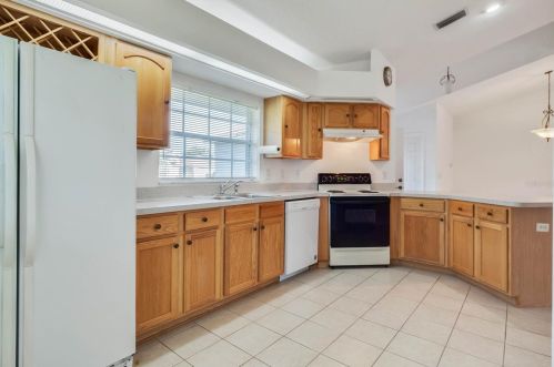 4641 Marsh Harbor Dr, Tavares FL  32778-4764 exterior