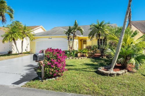 2740 Foxhall Dr, West Palm Beach, FL 33417-8141