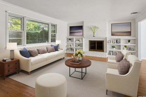 2 Coleman Dr, Williston Park NY  11596-2406 exterior