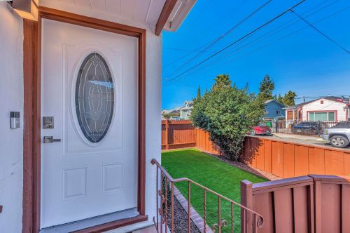 1244 106th Ave, Oakland CA  94603-3814 exterior