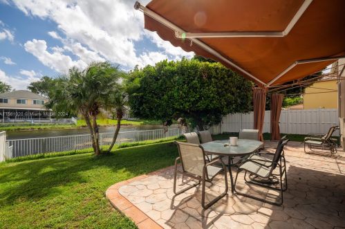 9850 20th Ct, Hollywood, FL 33024-1430