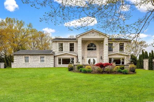 85 Wildwood Dr, Huntington Station, NY 11746-6150