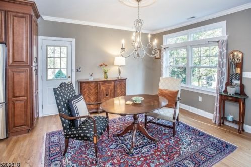 42 King George Rd, Warren NJ  07059-7045 exterior