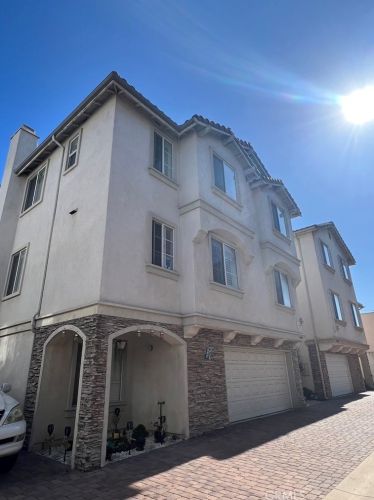 24009 Los Codona Ave, Torrance, CA 90505-5825