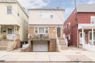 86 10 St, Bayonne NJ  07002-2513 exterior
