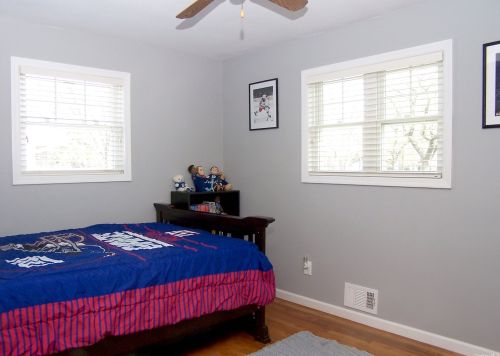 16 Avondale Dr, South Setauket NY  11720-2836 exterior