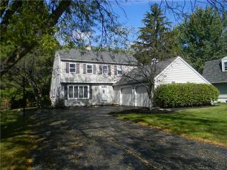 760 Oak Knoll Dr, Perrysburg, OH 43551-2908