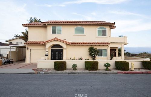 325 Palisade Ave, Pismo Beach, CA 93449-2125