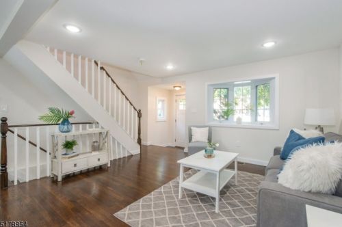 1058 Mayfair Dr, Rahway NJ  07065-1910 exterior