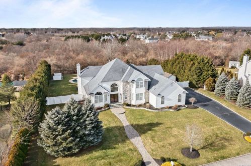 20 Sycamore St, Miller Place, NY 11764-3012