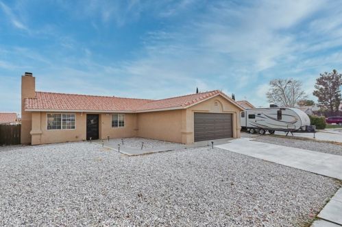 12321 Georgia Ct, Victorville CA  92392-7470 exterior