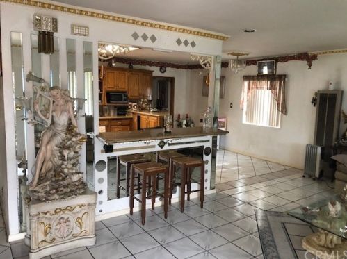 10922 Colyer Ave, Lynwood, CA 90262-2216