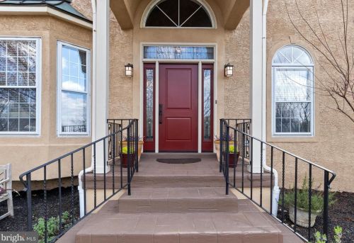 133 Chinaberry Dr, Miquon, PA 19444-2323