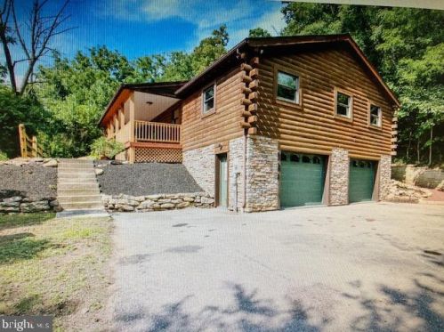99 Fisher Dam Rd, Moselem, PA 19526-8832