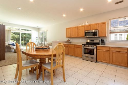 6 Springtide Rd, Lakewood NJ  08701-7510 exterior