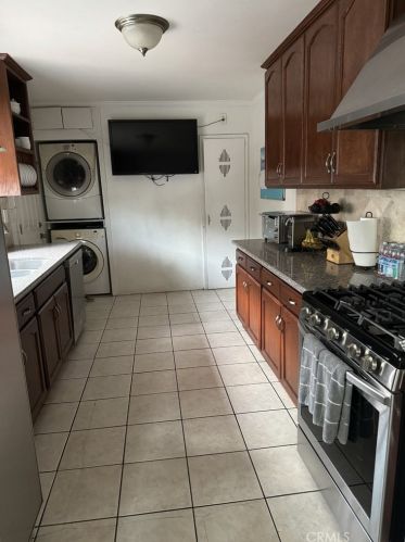 421 6th St, Montebello, CA 90640-5603