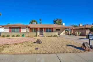 8319 47th Dr, Glendale, AZ 85302-6404