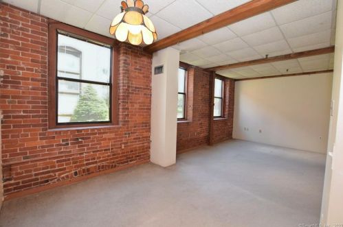 222 Williams St, Glastonbury, CT 06033-2304
