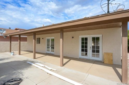 1393 Verde Dr, Bullhead City, AZ 86442-6672