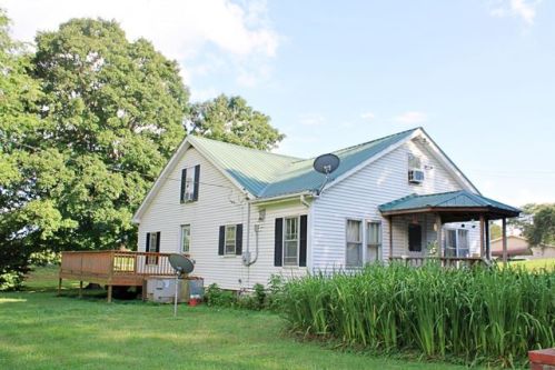 6668 Main St, Lobelville, TN 37097-3454