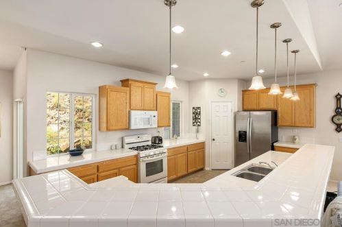 3217 Fairway Dr, La Mesa CA  91941-8049 exterior